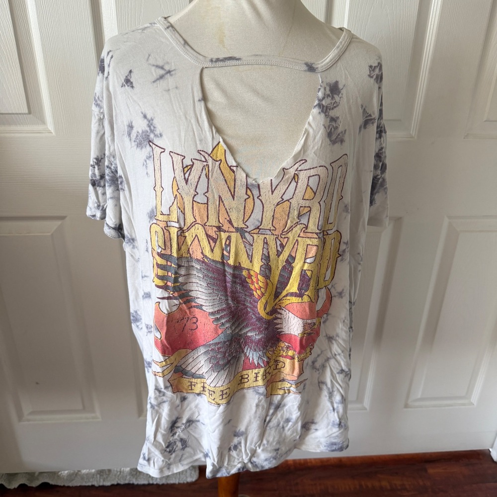 Lynyrd Skynyrd Free Bird Tie Dye Graphic Tee Gray White Cutout Band Shirt Size 4